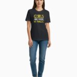 Women's Relaxed fit t-shirt "Girls Are Made of Magic" (ILS 041)